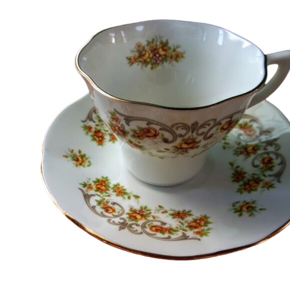 Queen's Teacup and Saucer FINE BONE CHINA MADE IN ENGLAND Rosina China Co - Picture 5 of 5